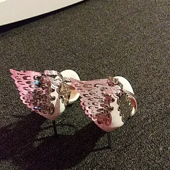 Heels - Picture 2 of 3